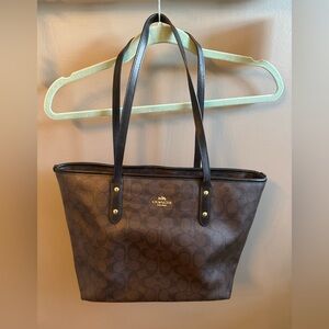 Coach Signature Brown Tote